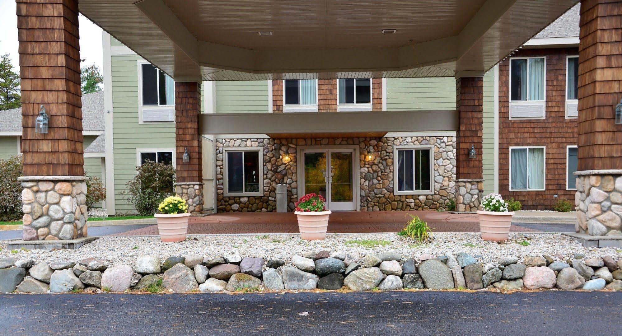Pellston Lodge Exterior photo